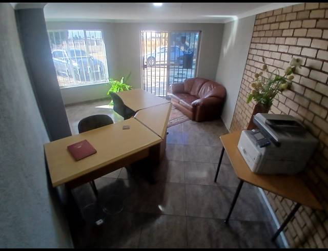 300M² BUSINESS FOR SALE IN PENDALE